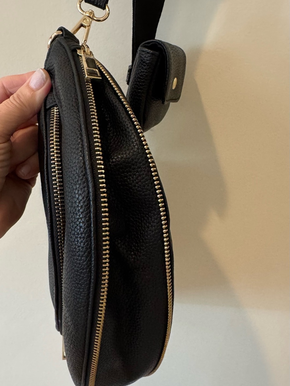 Black Crescent Crossbody leather Bag with Detachable Pouch A10 - Picture 5 of 8